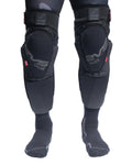 EVS TP199 Blackout Knee Guards